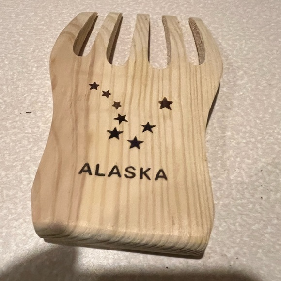 ALASKAN Salad Toss and Serve Utensils and Blade Cutter -Wood and Metal -3 pieces - Picture 2 of 5